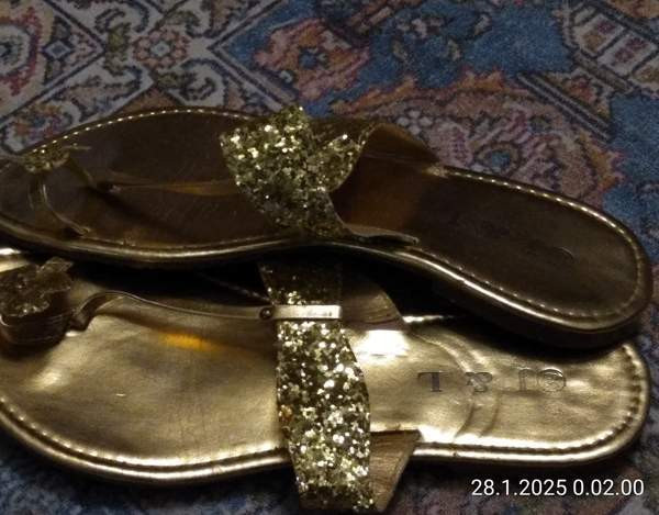 kultaiset sandaalit Helsinki - изображение 2