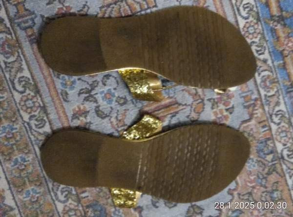 kultaiset sandaalit Helsinki - изображение 5