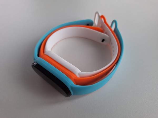 Smart Band 6 -aktiivisuusranneke kolmella rannekkeella Helsinki – foto 1