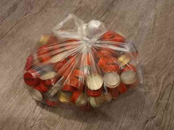 Ilmaiseksi pullonkorkkeja Konnevesi