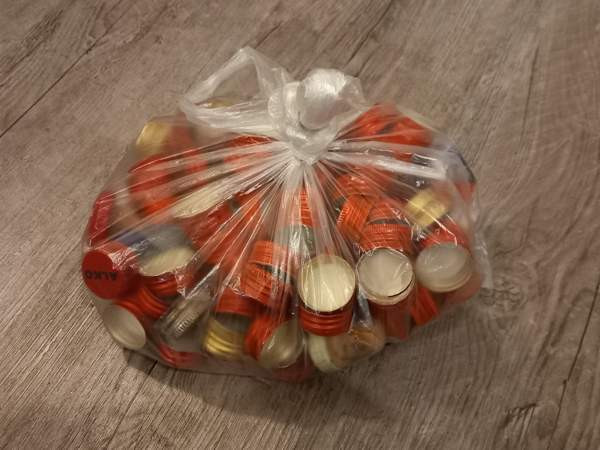 Ilmaiseksi pullonkorkkeja Konnevesi - valokuva 2