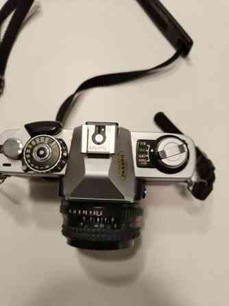 Kamera sekä lisätarvikkeet ja laukku Laukaa