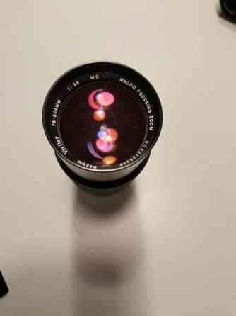 Kamera sekä lisätarvikkeet ja laukku Laukaa