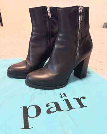 A pair merkin nilkkurit Vantaa