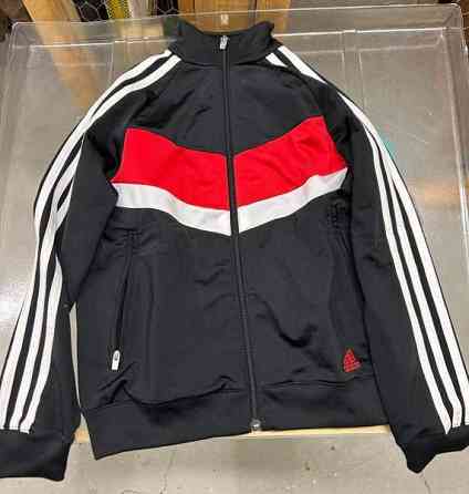 Adidas verkkatakki Oulu