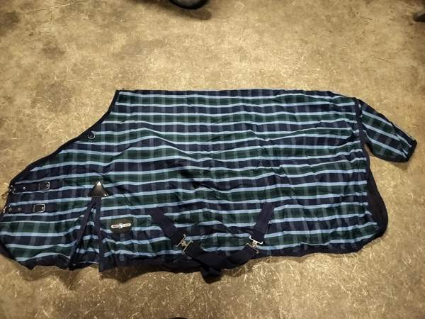 Myydään 125cm loimia (mm. Eskadron, Horse Comfort) edullisesti Kemiönsaari - изображение 3