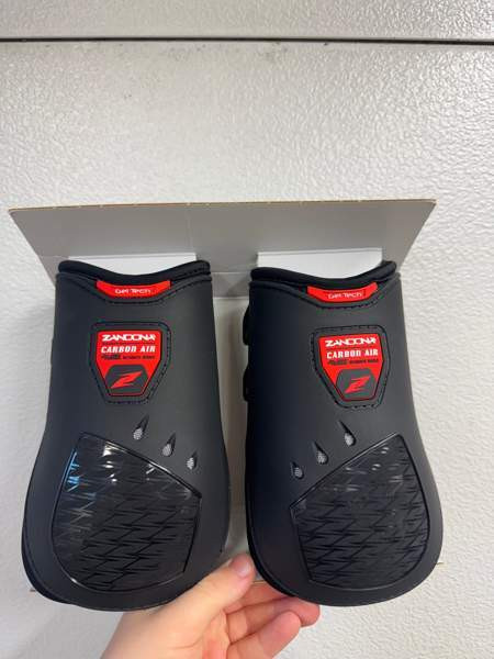 Zandona carbon air fetlock Mustasaari - изображение 1