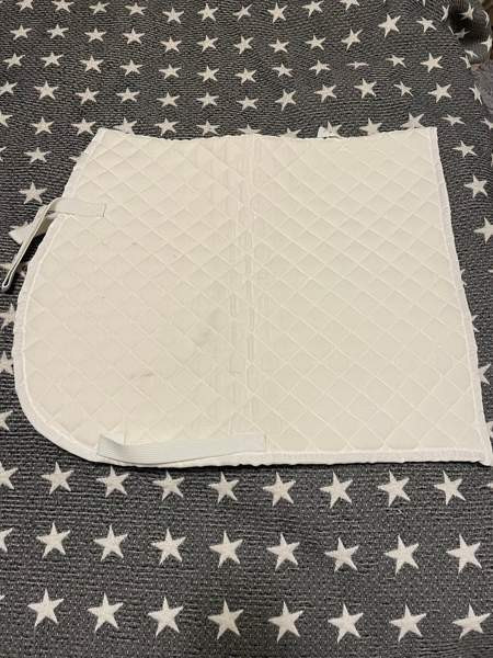 Eskadron valkoinen koulusatulahuopa Jyväskylä - valokuva 1