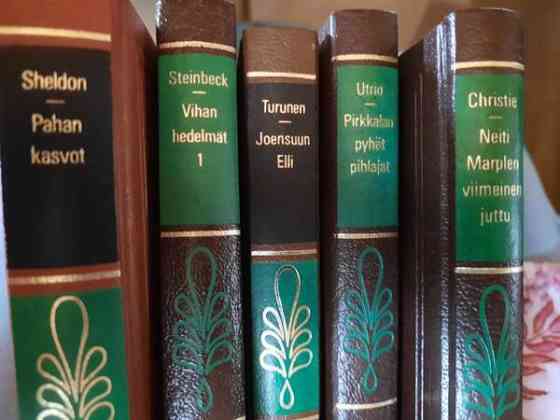 Kirjoja mm Sheldon, Steinbeck, Utrio Вааса