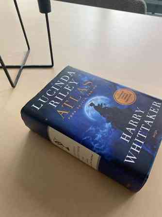 Lucinda Riley Atlas -papa saltin tarina Kaarina