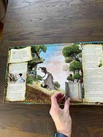 Iso kaunis Lumikki kirja Helsinki