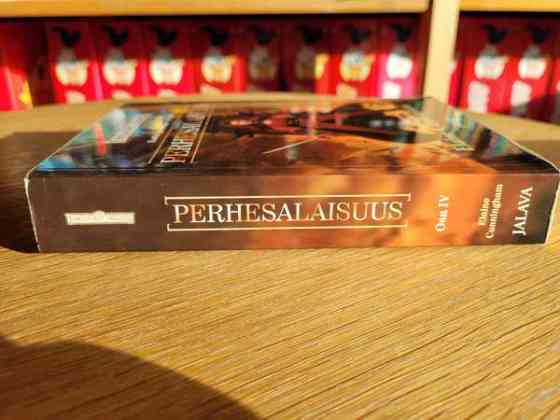 Fantasiakirjoja 8kpl Asikkala