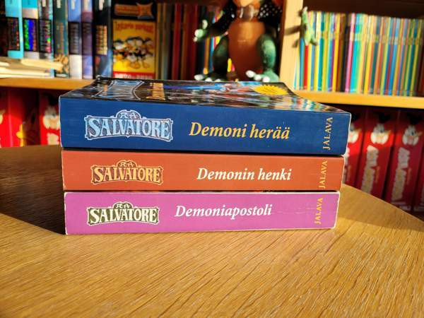 Fantasiakirjoja 8kpl Asikkala - valokuva 7