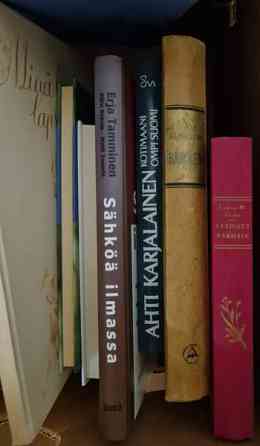 Paljon kirjoja, ammattikirj., kaunokirj., runokirjoja, tietokirjoja, romaaneja Kirkkonummi