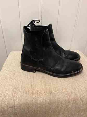 Myydään ratsastuskengät Vantaa