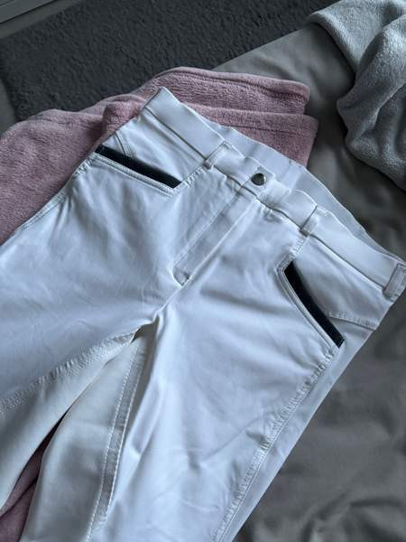 Kilpailuasu paita ja housut Helsinki – foto 4