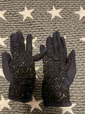 Ohuet lasten ratsastushanskat Jyvaeskylae