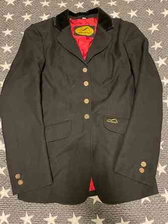 Musta EuroHunter kisatakki Jyvaeskylae