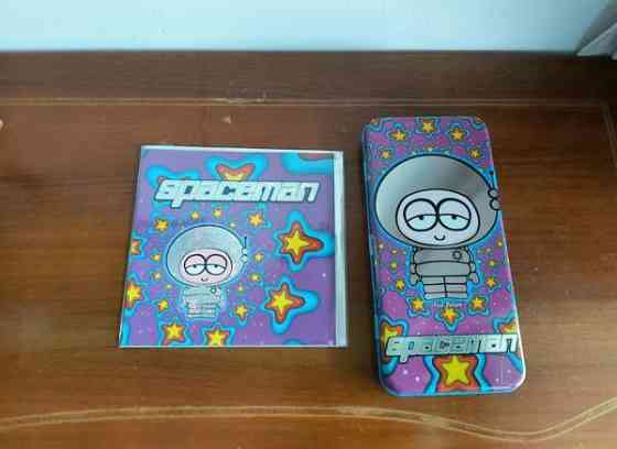 Vintage Spaceman penaali ja kortti, yhteishinta Espoo
