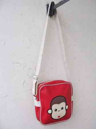 Tumtum punainen olkalaukku Рованиеми