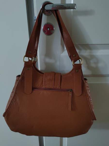 Ruskea olkalaukku Pori – foto 2