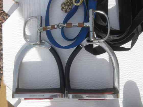 Myydään hevostarvikkeita, juoksutusliina, ketjuriimunnaru jne. Kotka