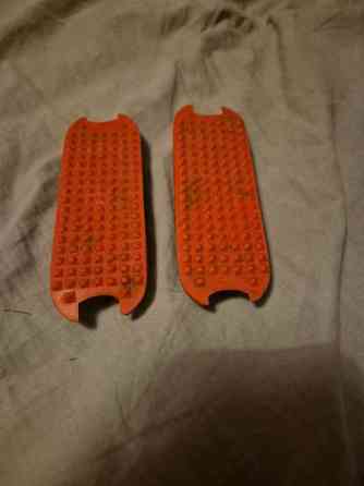 Punaiset jalustinkumit Loppi