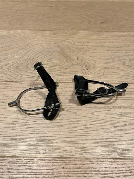 CRW kannukset ja kannusremmit Espoo - valokuva 2