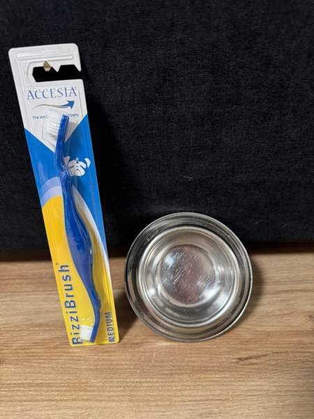 Uusi avaamaton koiran hammasharja + vesikuppi. Espoo - valokuva 3