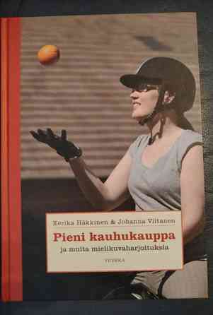 Hevoskirjoja yhdessä tai erikseen. Loviisa