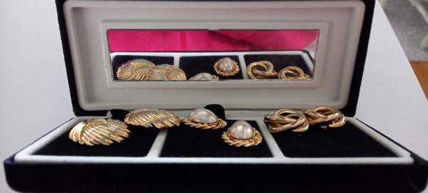 Korvakorusetti Pierre Cardin Lohja - valokuva 2