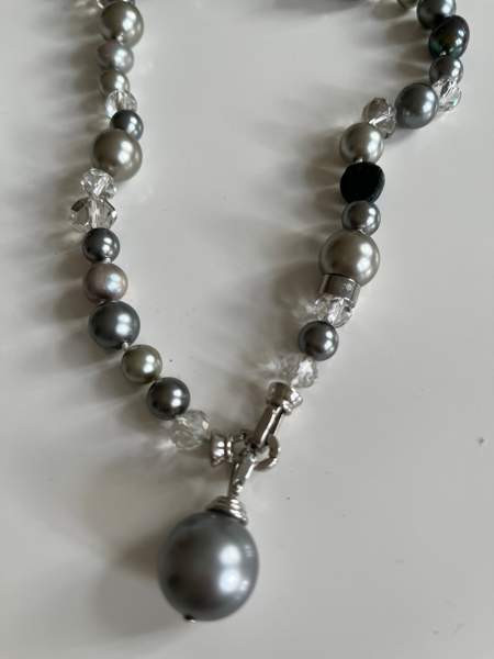 House of Elliott Celia kaulakoru Helsinki - valokuva 3