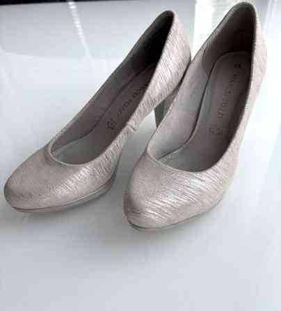 Hopeanväriset korkokengät 35 Yloejaervi