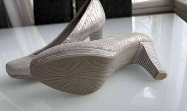 Hopeanväriset korkokengät 35 Yloejaervi - photo 2