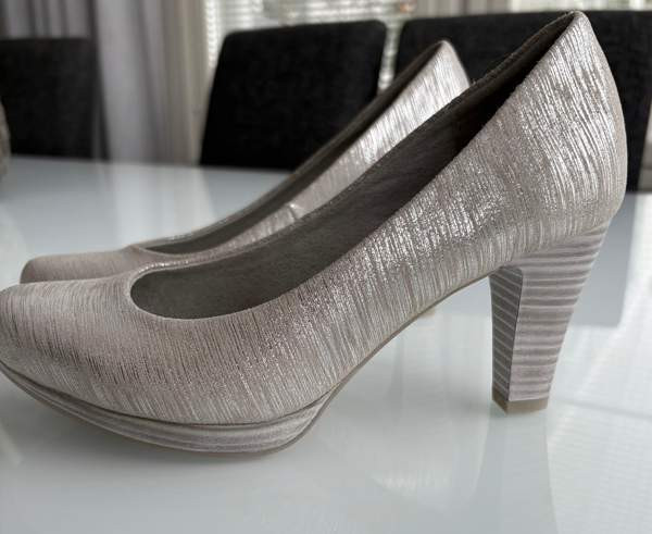 Hopeanväriset korkokengät 35 Yloejaervi - photo 1