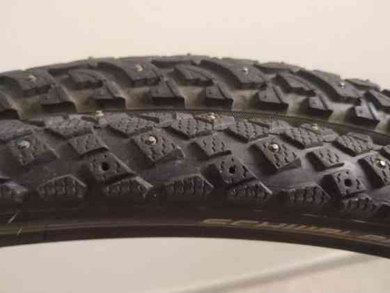 Pyörän nastarenkaat "28 Joensuu