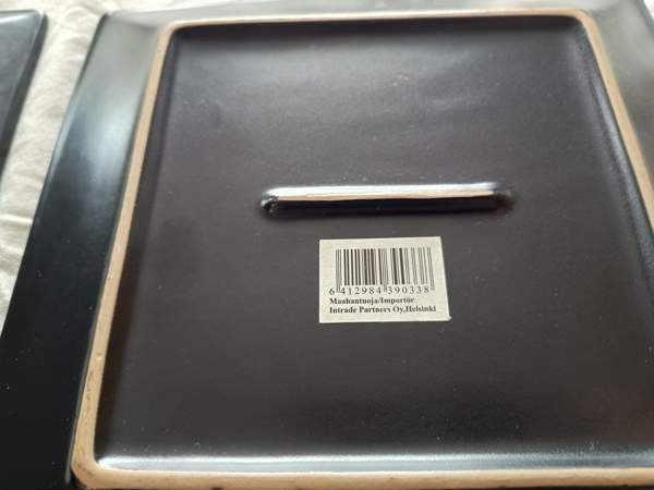 Vihreän/Mustan väriset siistit lautaset Турку - изображение 6