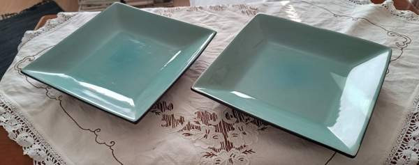 Vihreän/Mustan väriset siistit lautaset Турку - изображение 3