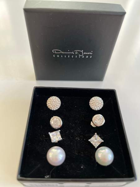 Dennis Jaari korvakorusetti Helsinki – foto 1