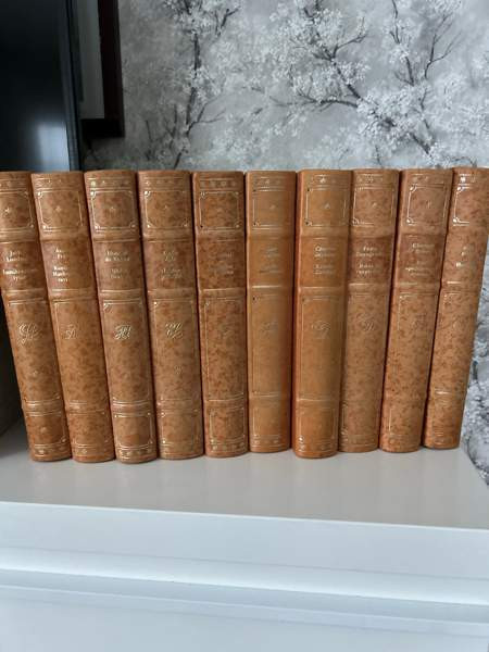 Ulkomainen kaunokirjallisuus Akaa – foto 1