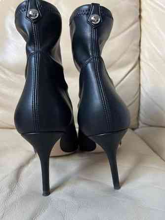 Giuseppe Zanotti nilkkurit,40 Эспоо