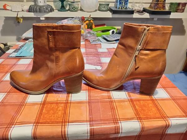 Ruskeat nilkkurit koko 41 Kotka - valokuva 2