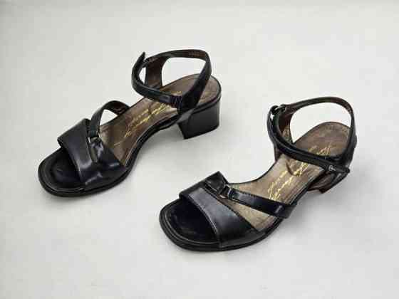 Pertti Palmrothin tummansiniset sandaalit kokoa 35 Espoo