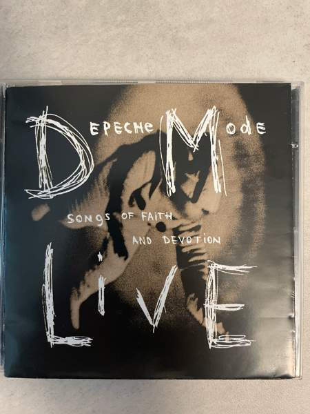 Depeche Mode-Velvet Revolver-Elvis jne Helsinki - valokuva 1