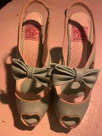 PIN up couture korkkarit, käyttämättömät Jaervenpaeae