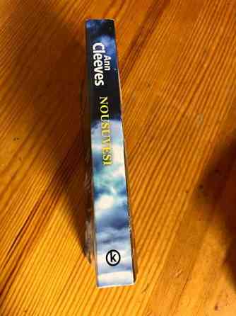 Ann Cleeves-Nousuvesi pokkari Tammela