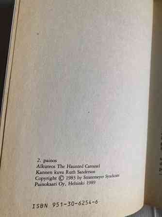 Neiti Etsivä ja kummituskaruselli Турку