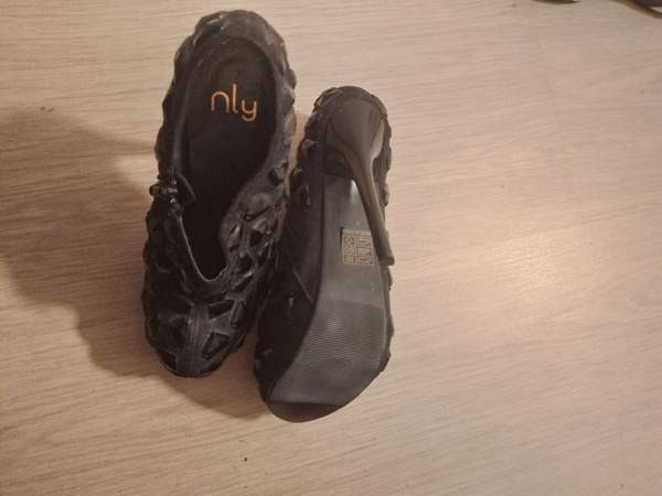 Myydään täysin uudet korkokengät Oulu - photo 1