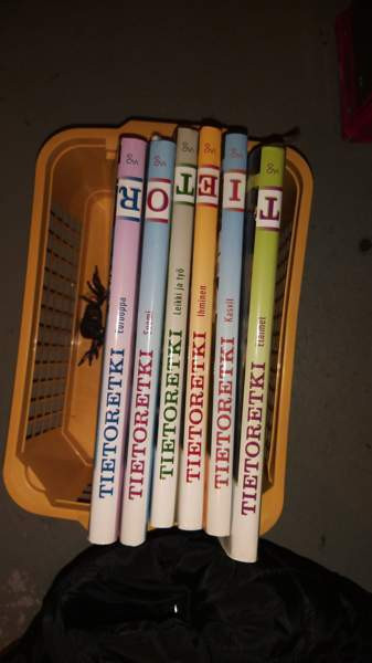 Tietokirjoja Jyvaeskylae - photo 1