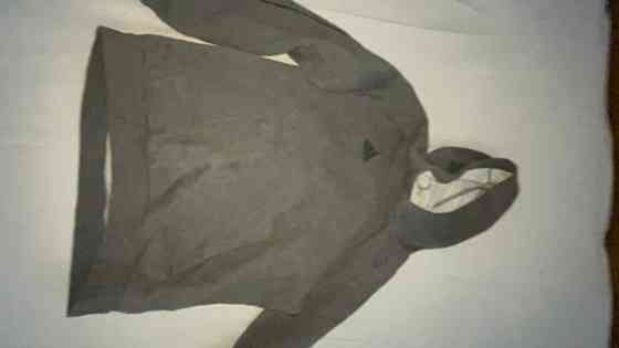 Adidas huppari! Helsinki